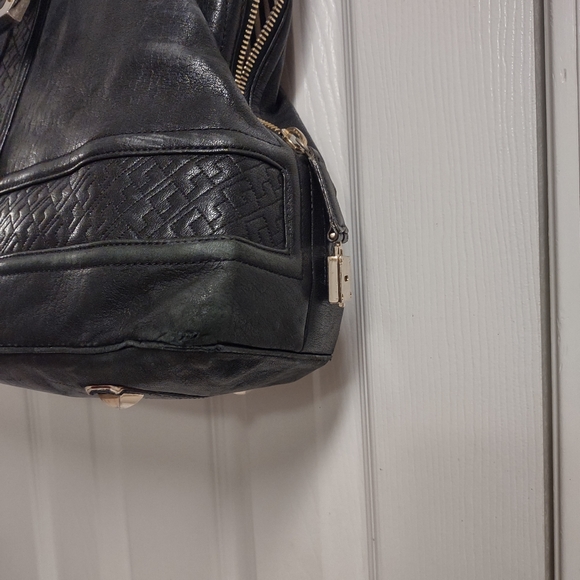 L.A.M.B. - Picture 2 of 16